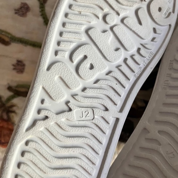 Native Jefferson Slip-On Sneaker - Silver Sparkle, Junior 2 - Picture 9 of 9